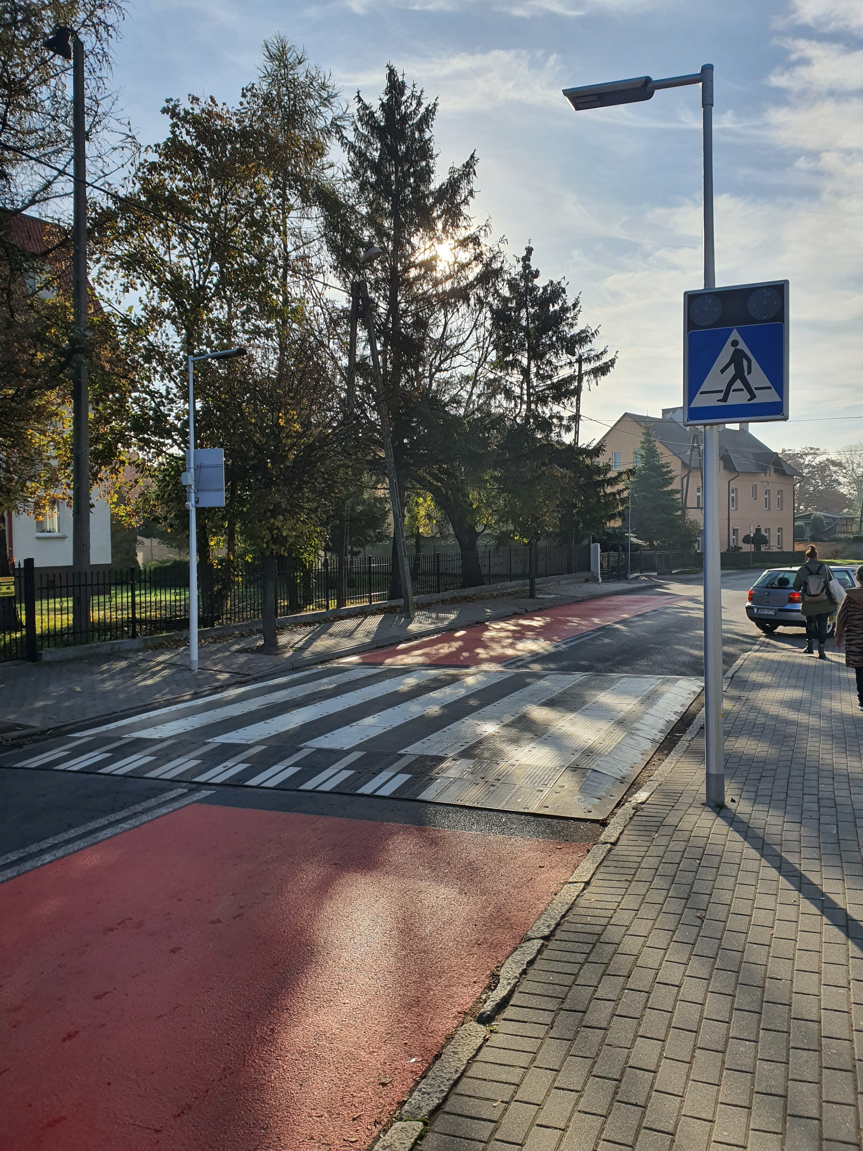 Poprawa bezpieczeństwa ruchu pieszych w ciągu DP 1650 O ul. Sienkiewicza               w Otmuchowie