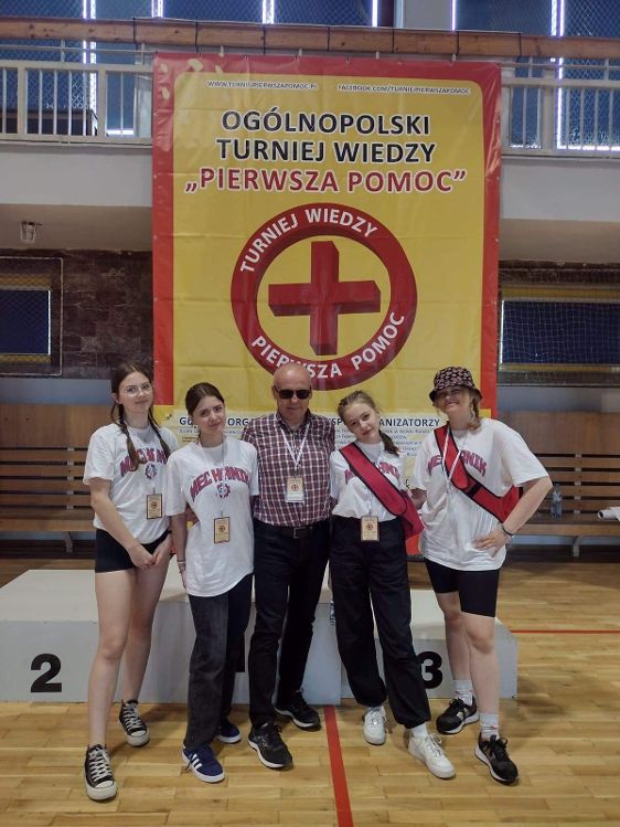 Młode ratowniczki z Mechanika wywalczyły 14 miejsce w Polsce.